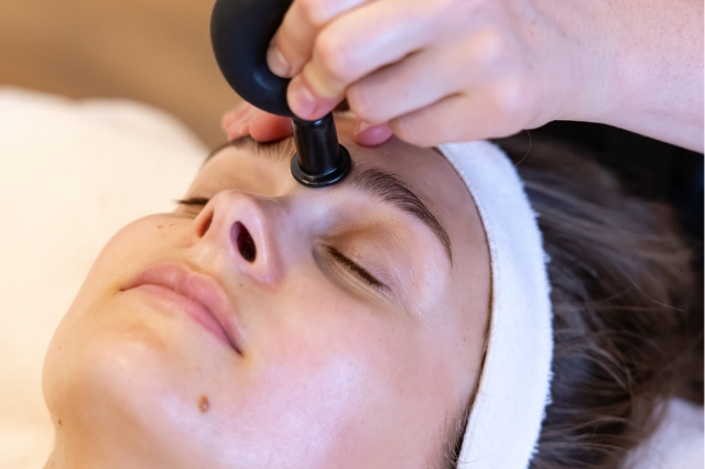 2) Massage facial sur-mesure image